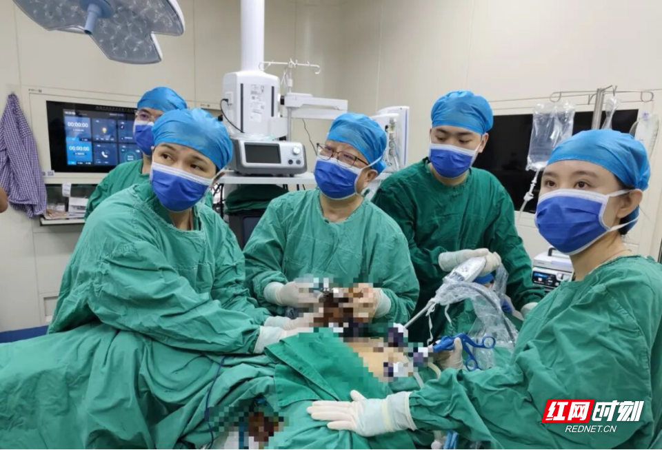 （转载）南华附一完成直肠癌腹腔镜下术中放射治疗，精准医疗再添“利器”